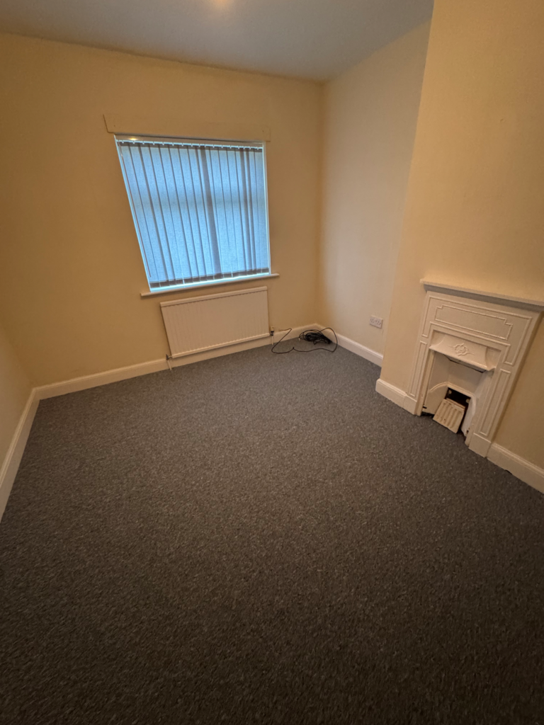 House in Amber Valley, Heanor and Loscoe CP - More