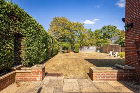 4 bedroom detached house for sale, Winterhill Way, Guildford, Surrey, GU4