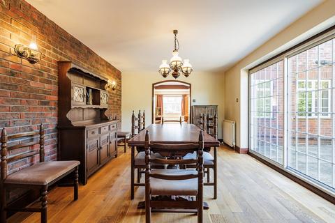 4 bedroom detached house for sale, Winterhill Way, Guildford, Surrey, GU4