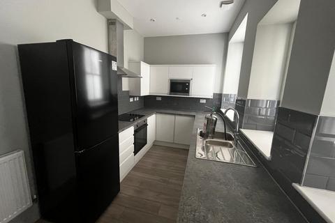 1 bedroom house to rent, Walter Road, City Centre, Swansea