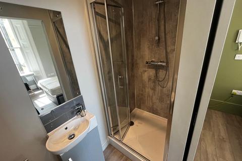 1 bedroom house to rent, Walter Road, City Centre, Swansea