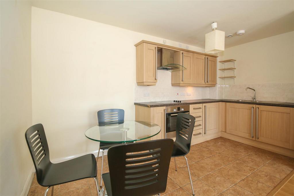 Apartment in Salford, Greater Manchester - View 3