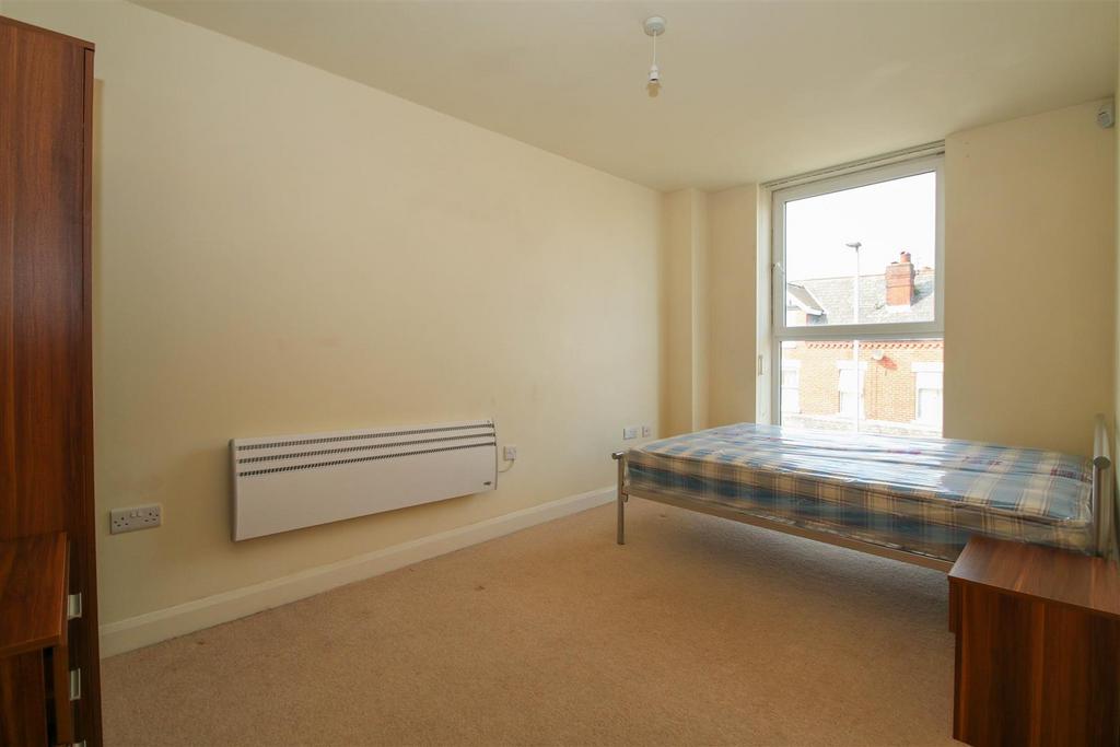 Apartment in Salford, Greater Manchester - View 5