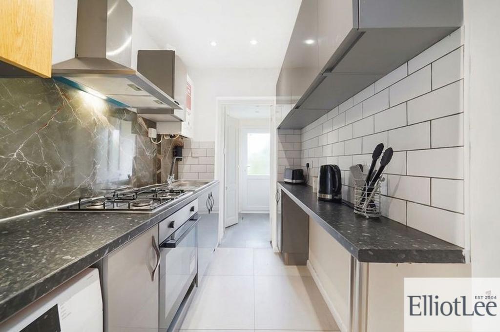 House in Harrow - View 4