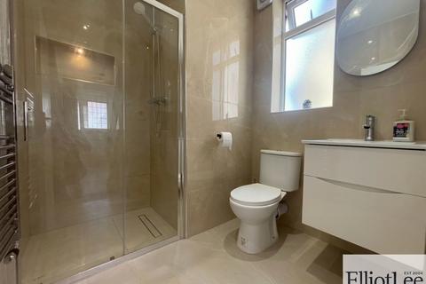2 bedroom maisonette to rent, Somerset Road, Southall UB1