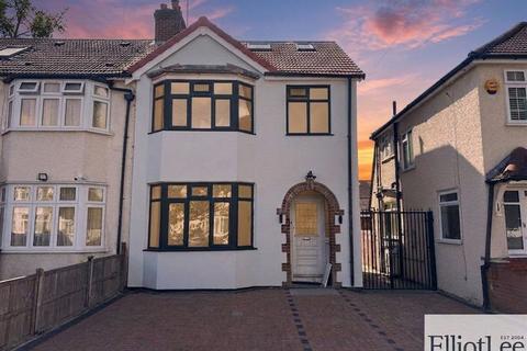 3 bedroom maisonette to rent, Somerset Road, Southall UB1