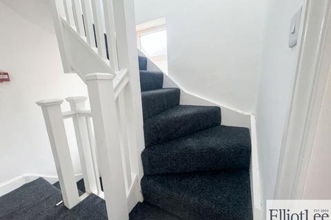 3 bedroom maisonette to rent, Somerset Road, Southall UB1