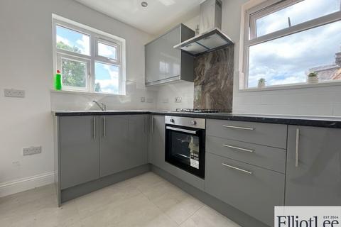 3 bedroom maisonette to rent, Somerset Road, Southall UB1