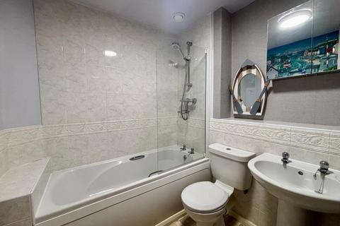 2 bedroom flat to rent, Black Eagle Court, Burton-on-Trent, DE14