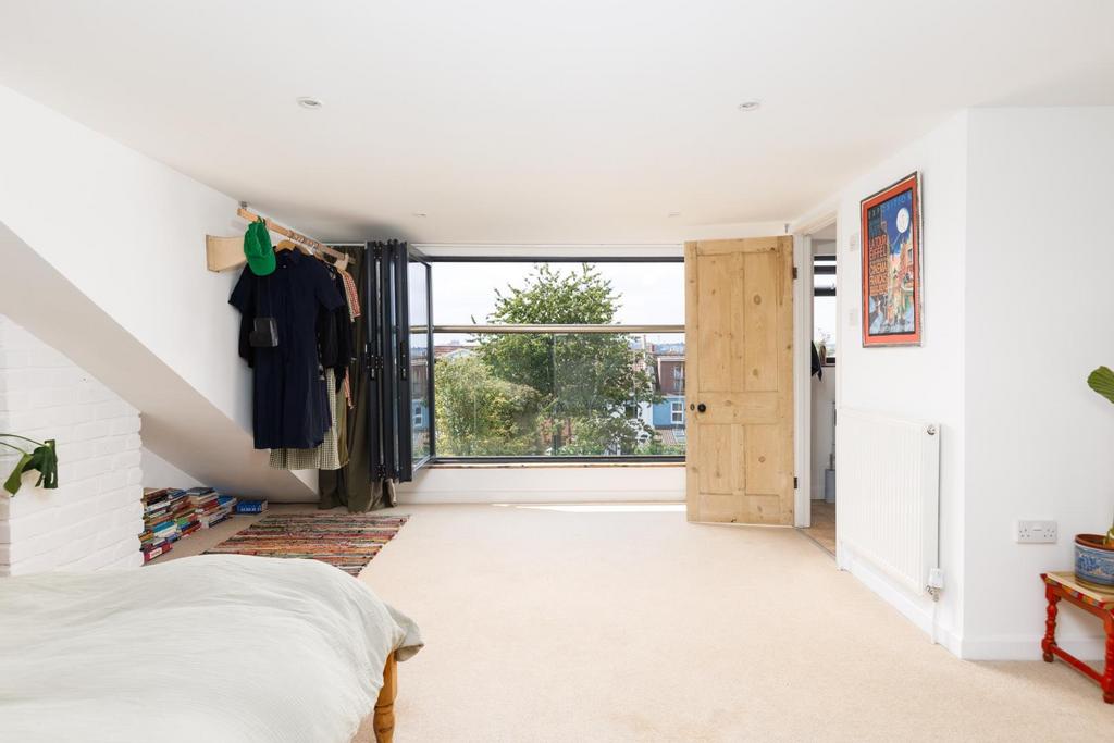 House in Bristol - View 3