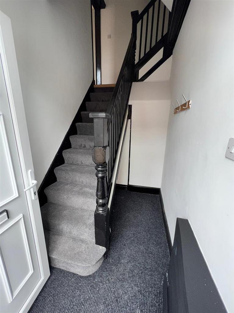 Apartment in Sefton, Liverpool City Region - View 3
