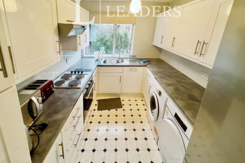 2 bedroom flat to rent, Westberry Court, CB3