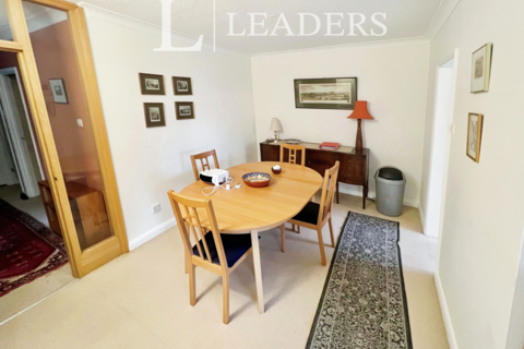 2 bedroom flat to rent, Westberry Court, CB3