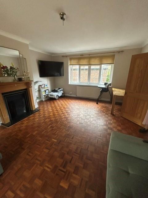 House in Purley - View 3