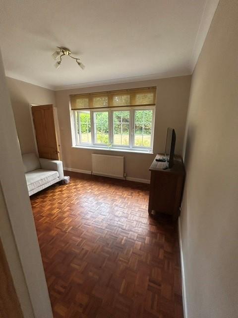 House in Purley - View 4