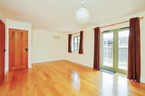 2 bedroom semi-detached house to rent, Merton Road, Bicester OX25