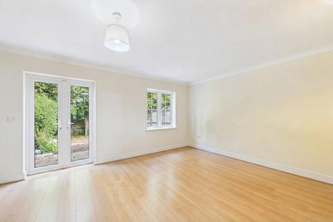 3 bedroom terraced house to rent, Beechfield Place, Maidenhead, Berkshire, SL6