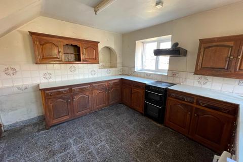4 bedroom farm house for sale, Pen Y Platt, Gwyddelwern, Corwen