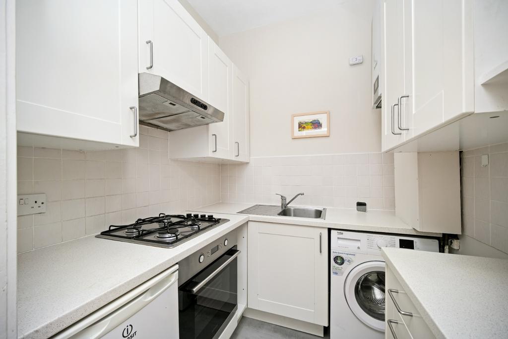 Apartment in Edinburgh, Morningside - View 3