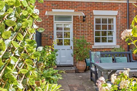 3 bedroom terraced house for sale, Parchment Street, Winchester, SO23