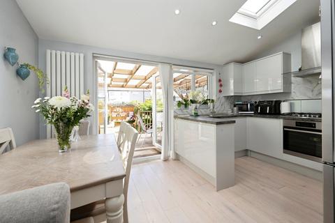 3 bedroom terraced house for sale, Buckland Way, Worcester Park, KT4