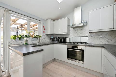 3 bedroom terraced house for sale, Buckland Way, Worcester Park, KT4