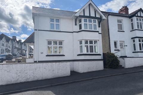 3 bedroom detached house for sale, Blende Road, Llandeilo, Carmarthenshire.