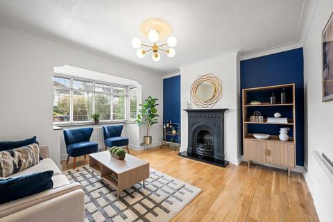 3 bedroom semi-detached house for sale, Chinbrook Road, London
