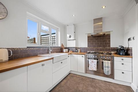 3 bedroom semi-detached house for sale, Chinbrook Road, London