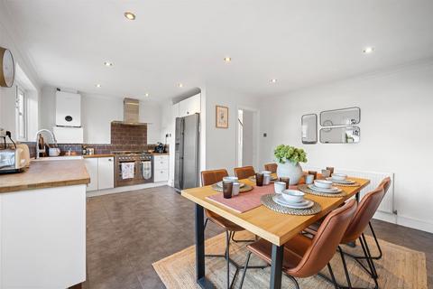 3 bedroom semi-detached house for sale, Chinbrook Road, London