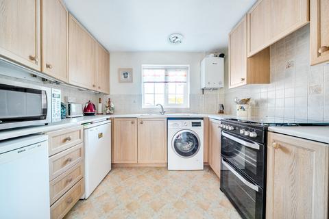 2 bedroom terraced house to rent, Elmhurst Court, Guildford, GU1