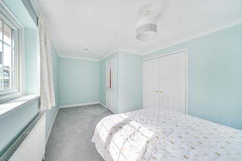 2 bedroom terraced house to rent, Elmhurst Court, Guildford, GU1