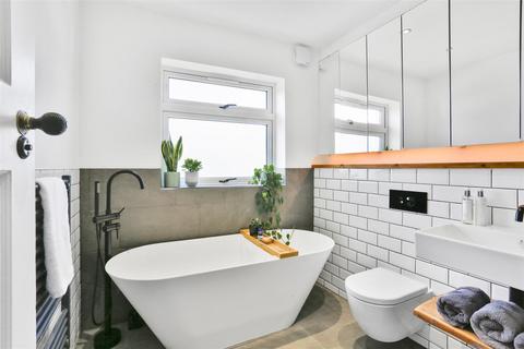 4 bedroom semi-detached house for sale, Rossdale, Sutton