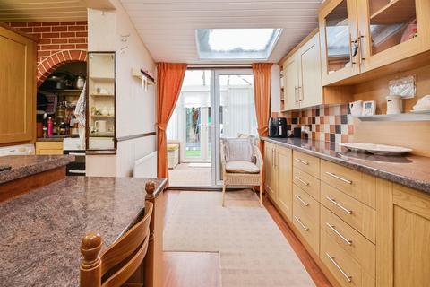 4 bedroom end of terrace house for sale, Bournemouth Avenue, Middlesbrough
