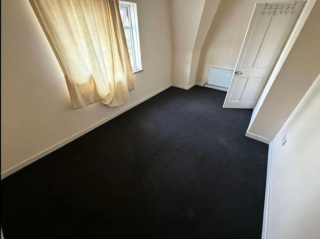 House in Sandwell, Londonderry, Queen's Head - View 4