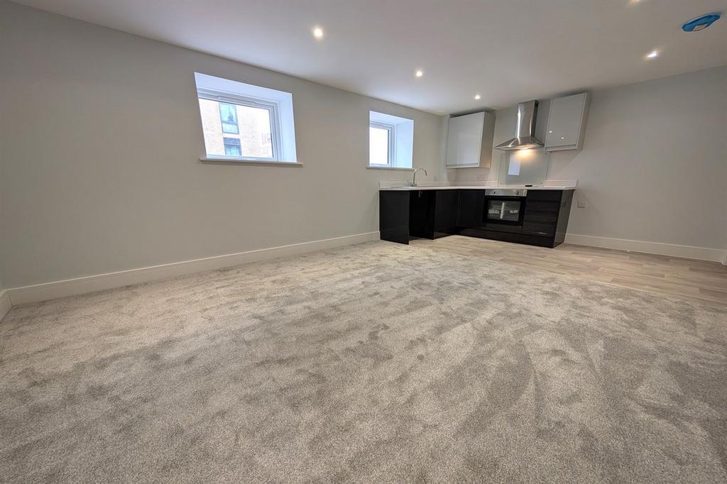 Apartment in Southampton - View 2