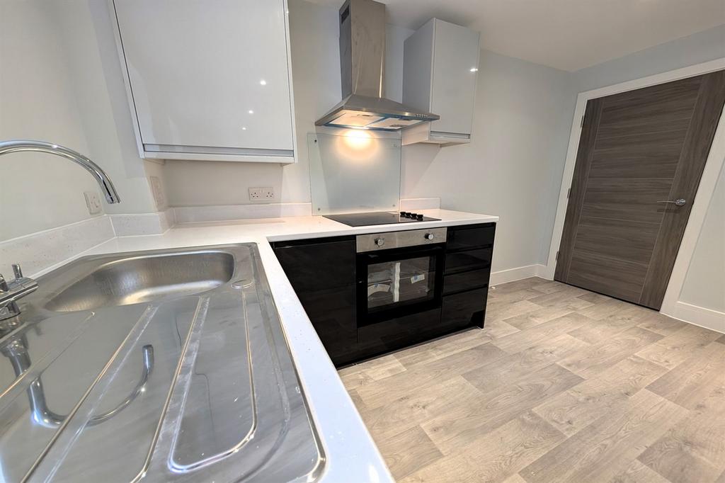 Apartment in Southampton - View 4