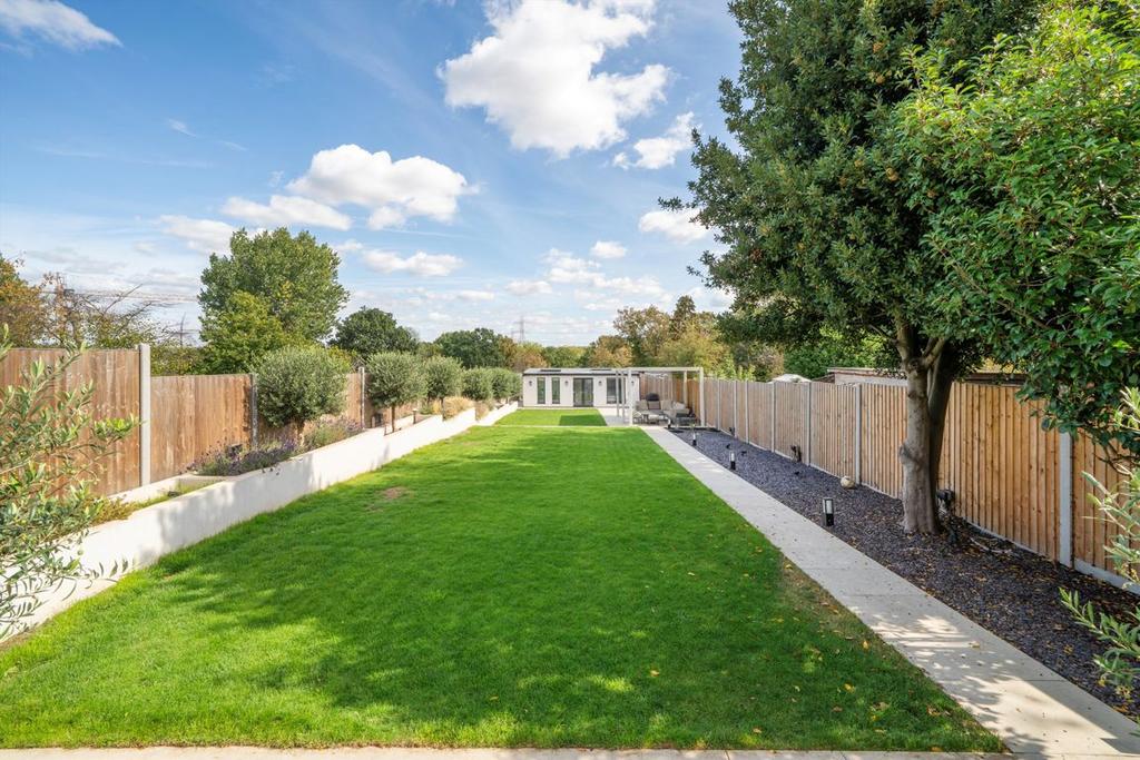 House in London - View 3
