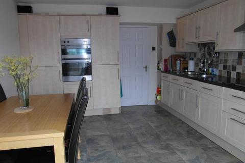 2 bedroom semi-detached house to rent, Bells Lane, Wordsley