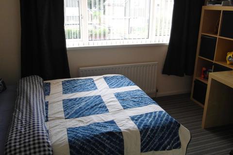 2 bedroom semi-detached house to rent, Bells Lane, Wordsley