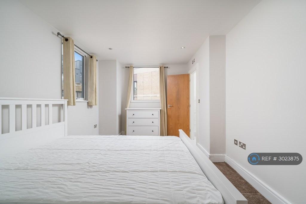 Apartment in London - More