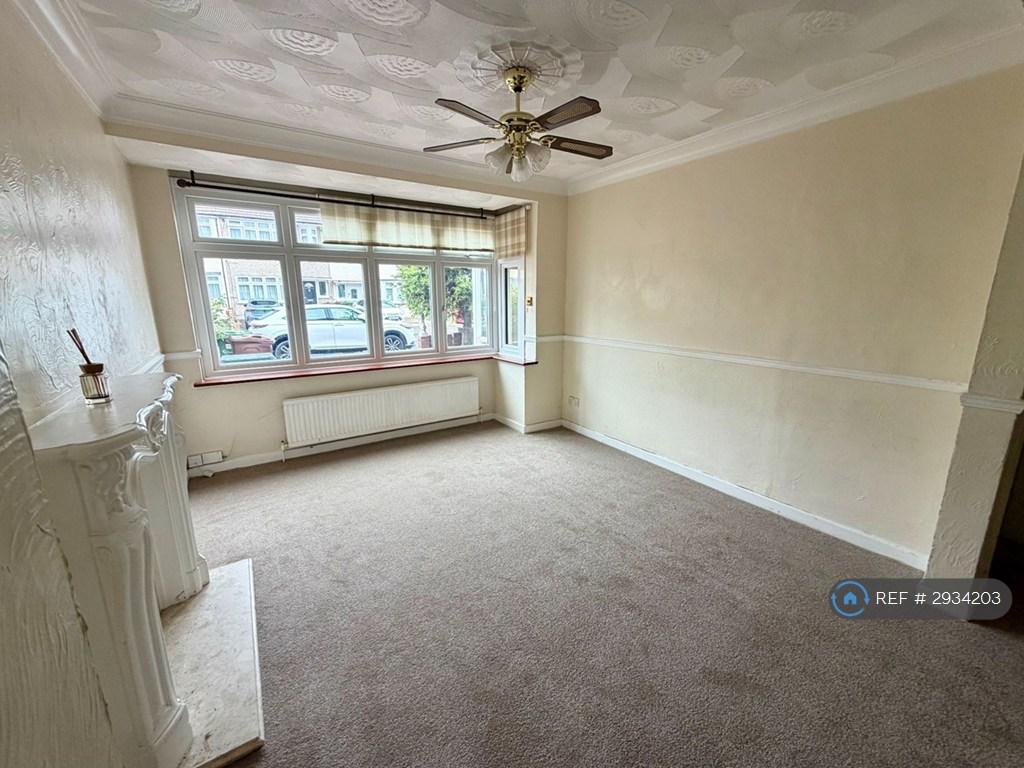 House in Dagenham - View 2
