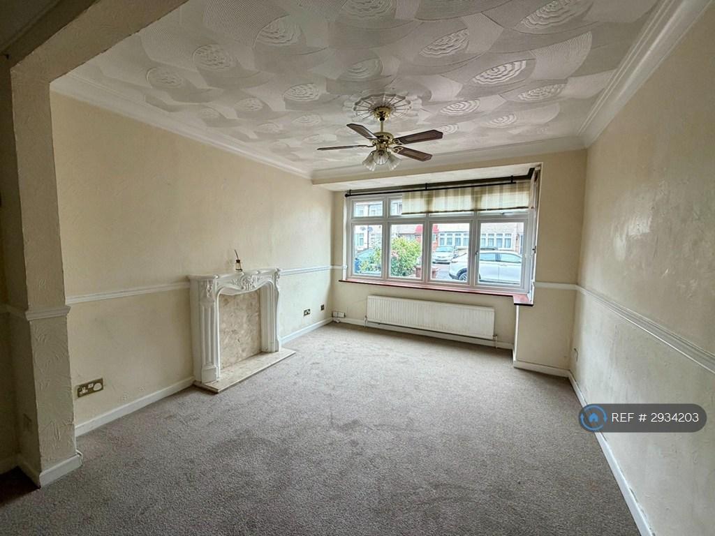 House in Dagenham - View 3