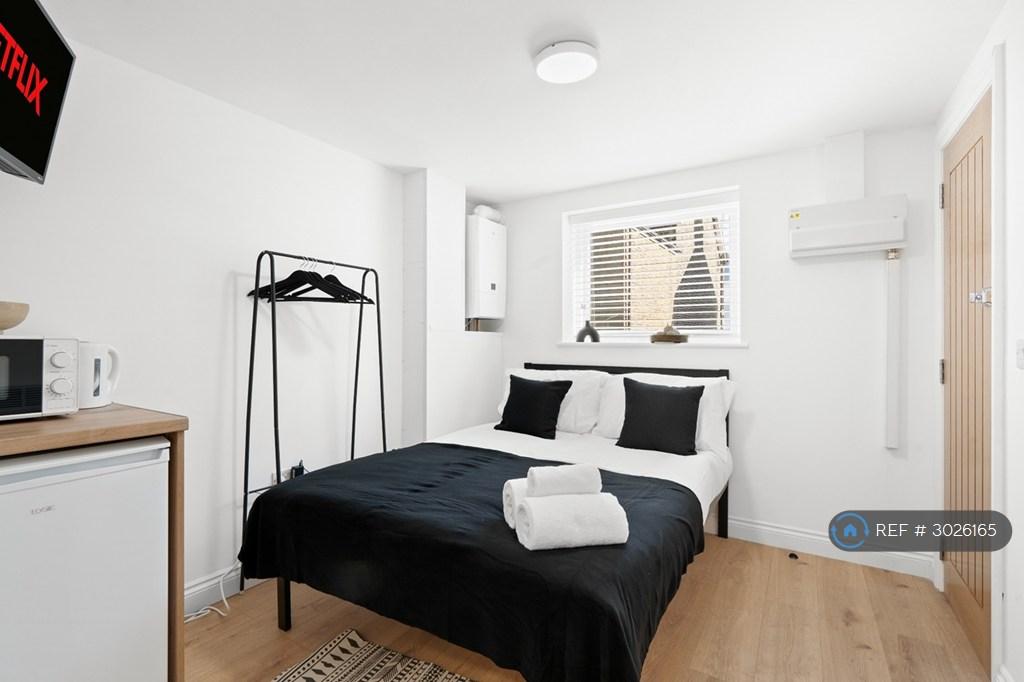 House in London - View 2