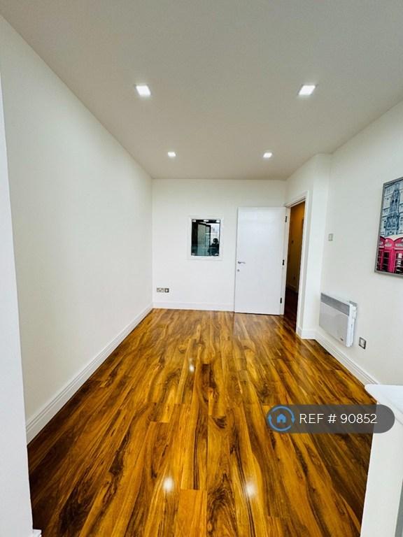 Apartment in London, Stratford - View 3