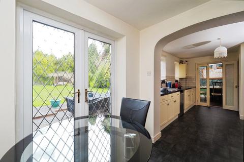 4 bedroom detached house for sale, Pavilion Road, Arnold, Nottingham, Nottinghamshire, NG5