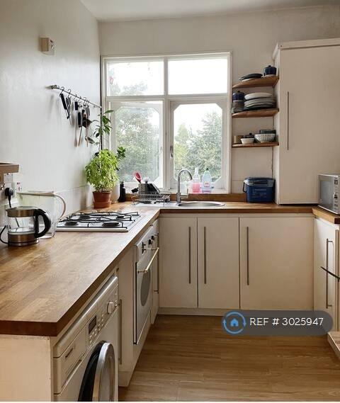 Apartment in London - View 3