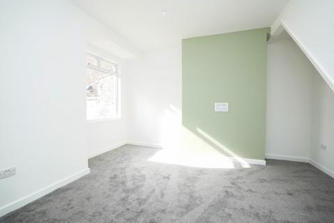 2 bedroom terraced house to rent, Northumberland Street, Whelley, Wigan, WN1 3PZ
