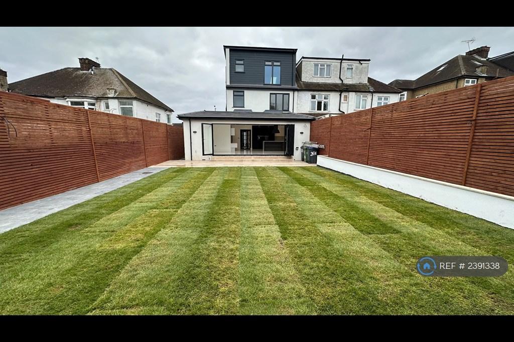 House in Surbiton - View 2