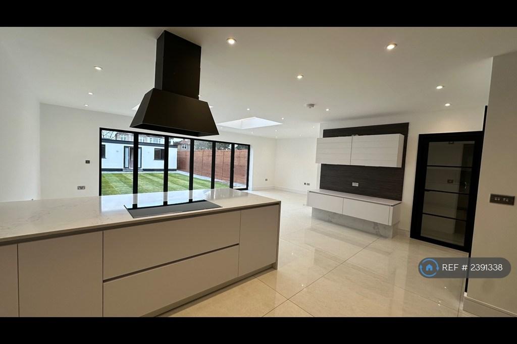 House in Surbiton - View 3